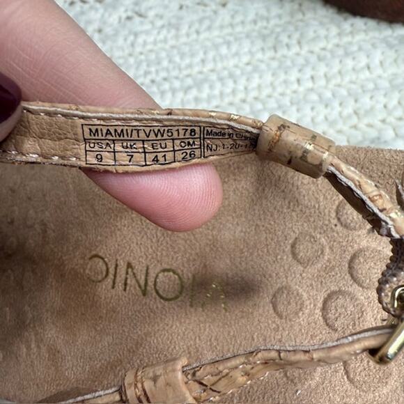 VIONIC Women's 9 Rest Miami Supportive Sandal Thong Ankle Strap Tan Gold Cork - Picture 10 of 12